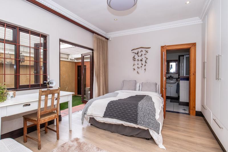 6 Bedroom Property for Sale in Plumstead Western Cape